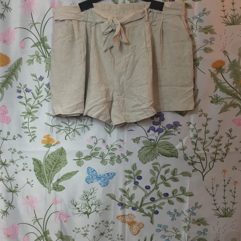 Curvy Gia Shorts